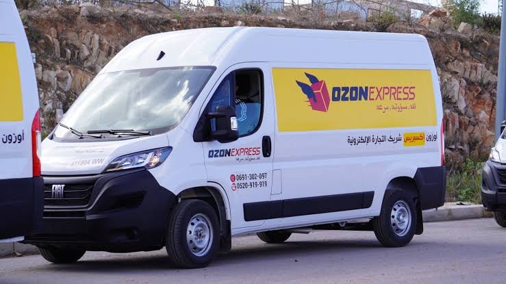 Véhicule de livraison Ozon Express